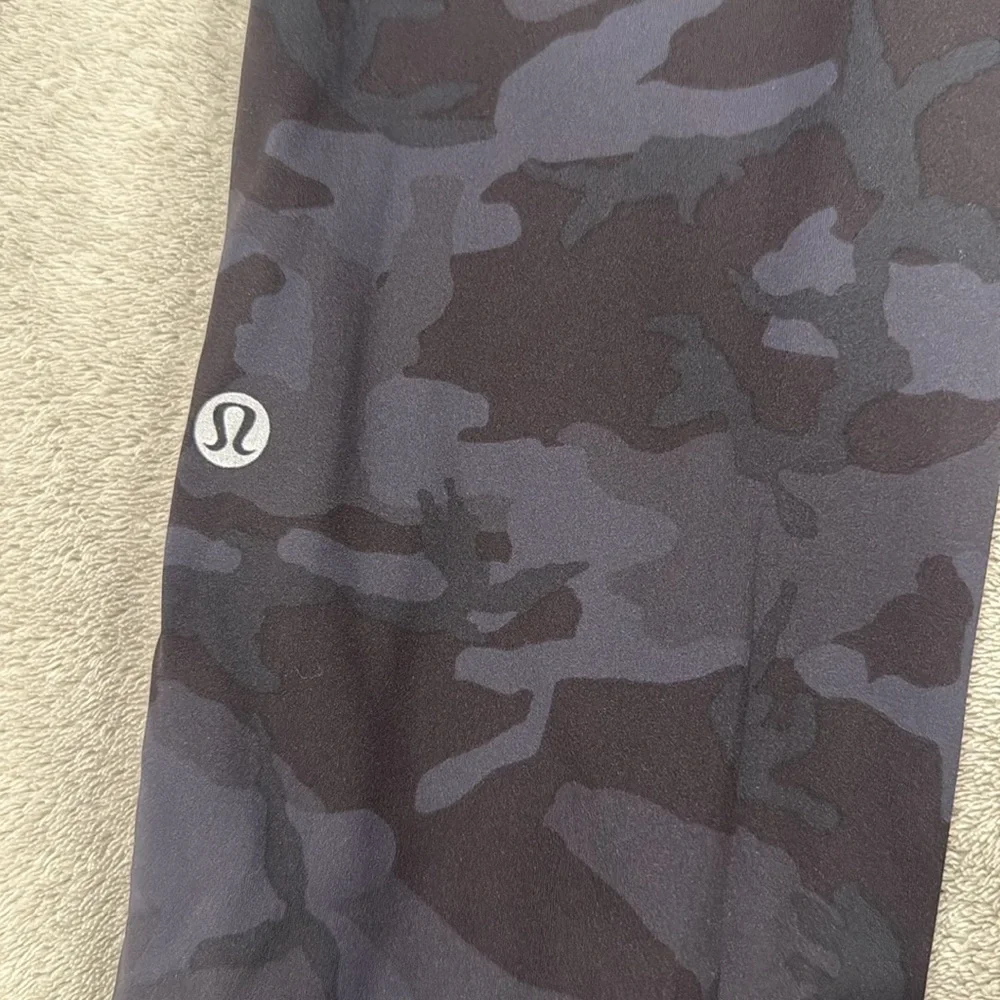 Lululemon dark camo cropped leggings